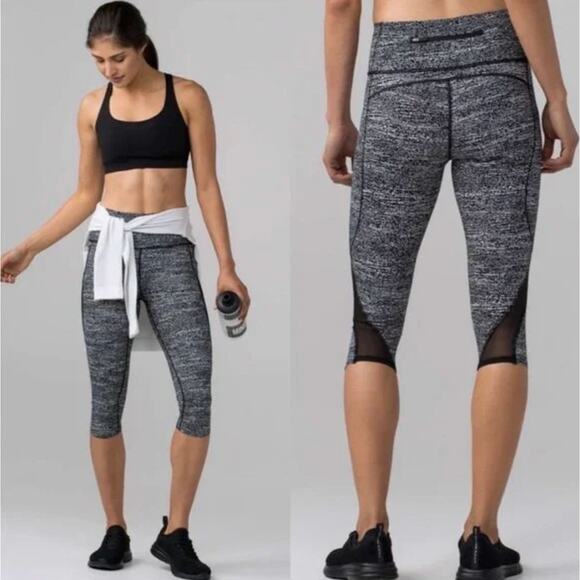 Lululemon Pace Perfect Crop in Air Time White Black / Black Size 8 - Picture 2 of 13